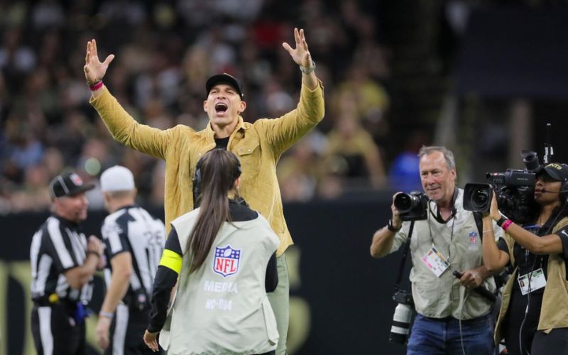  Jimmy Graham Fans cheering at Superdome